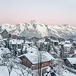Le Mayen Des Veillas By Interhome 木屋